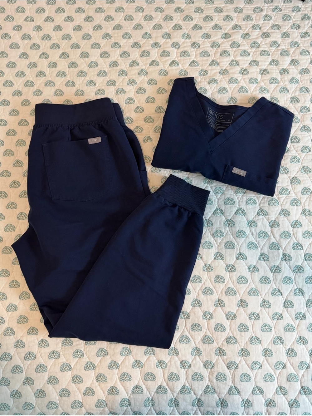 FIGS Navy Jogger Scrub set